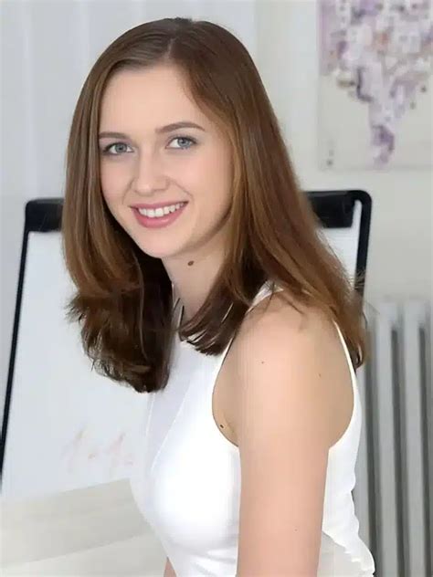 Stacy Cruz Age, Wiki, Height, Weight, Career, Videos, Bio and More.